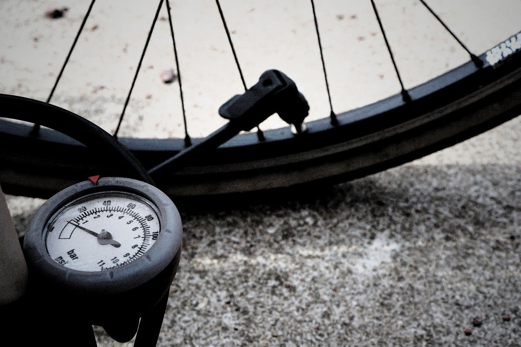 Quelle pression de pneus pour un vélo cargo électrique ?