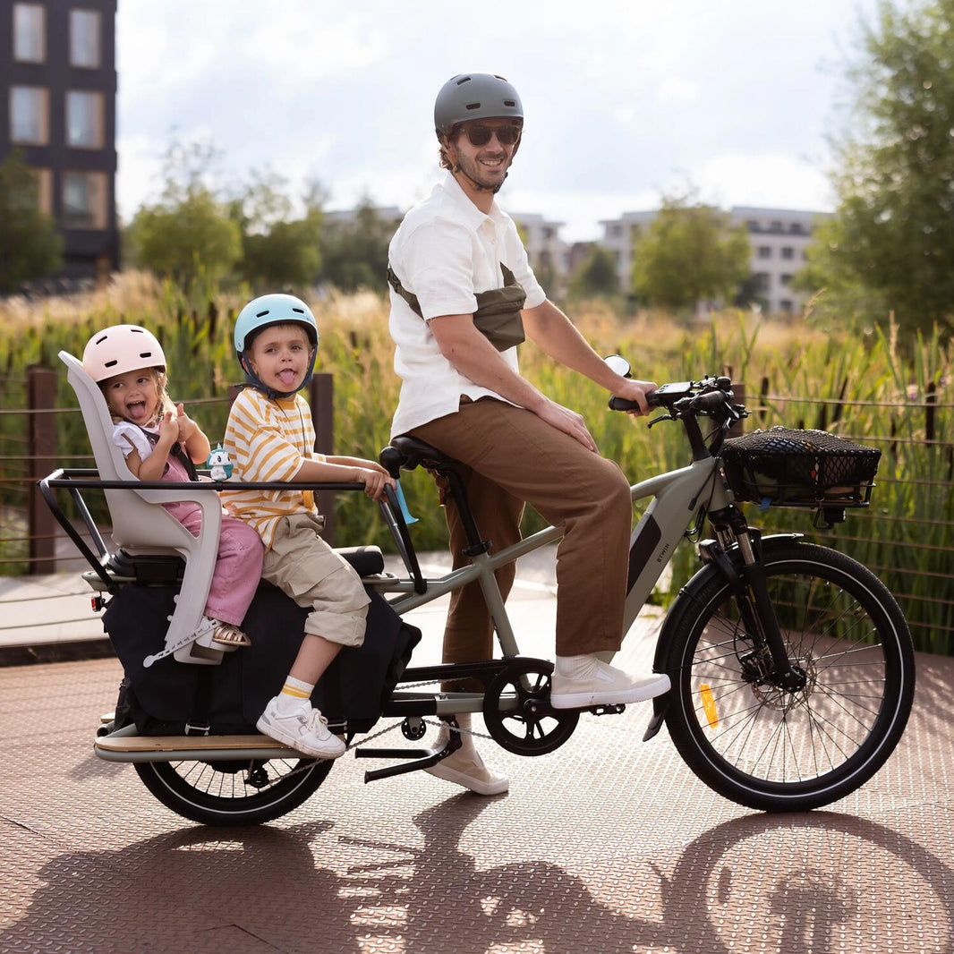 Vélo cargo pour 3 enfants : quelle configuration choisir en Suisse ?