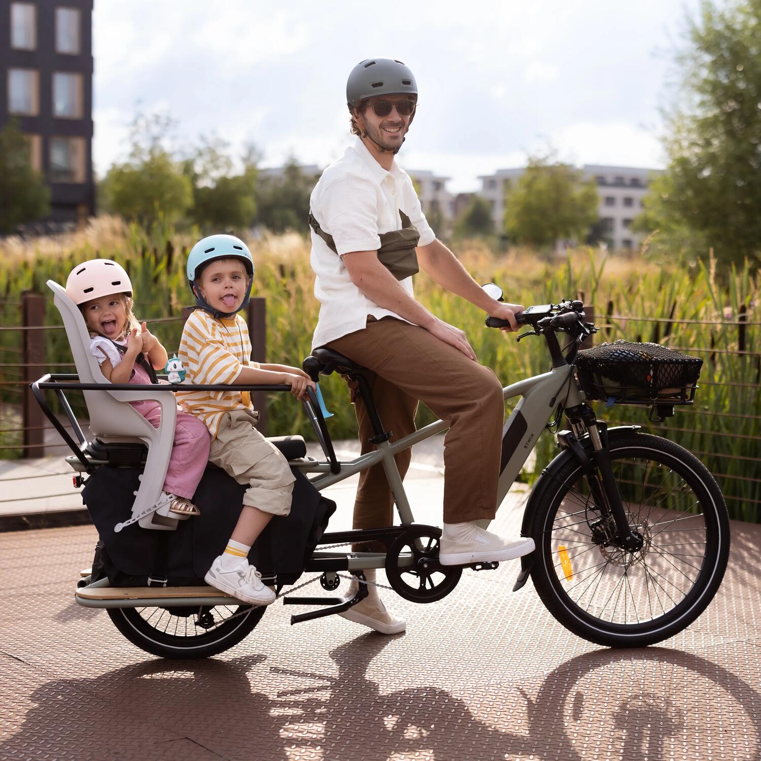 Vélo cargo pour 3 enfants : quelle configuration choisir en Suisse ?